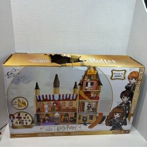 HARRY POTTER Magical Minis Hogwarts Castle playset complete brand new Warner bro
